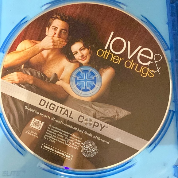 Blu-Ray & DVD- “Love & Other Drugs” with Jake Gyllenhaal & Anne Hathaway-used - Picture 3 of 4